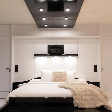 Appartement Black & White & - Sauna & Jacuzzi *